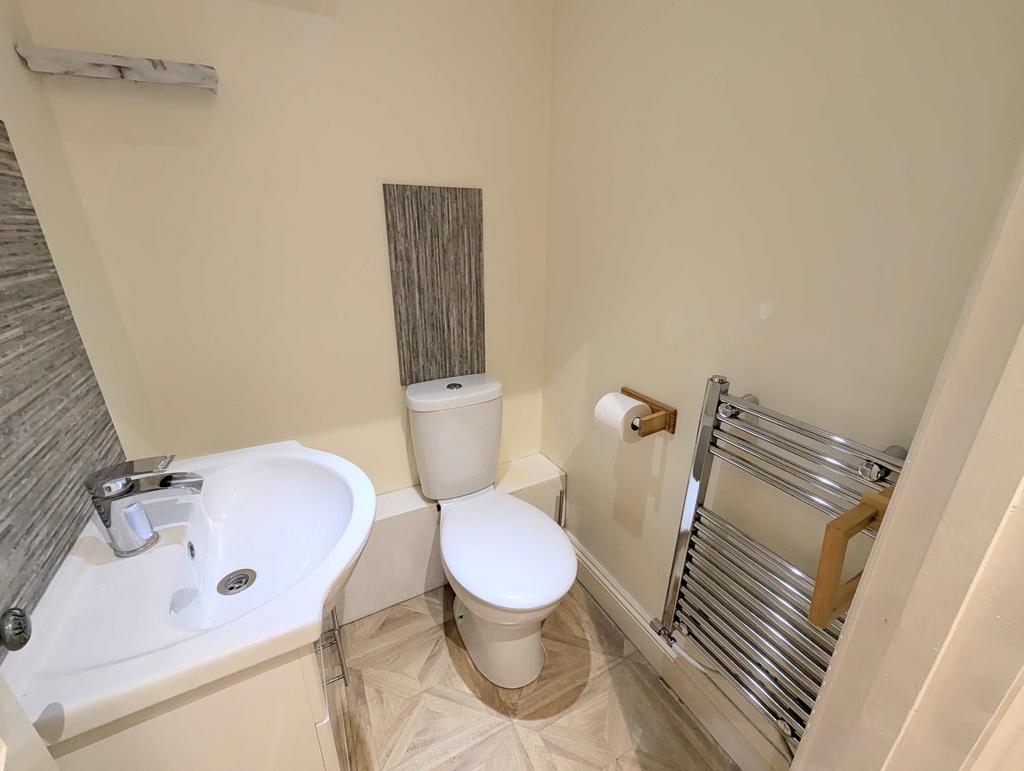 Cloakroom/wc