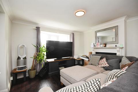 2 bedroom cottage for sale, Seven Arches Road, Brentwood