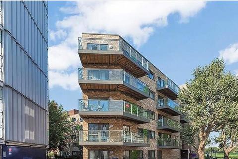 3 bedroom flat to rent, Eden Apartments, London