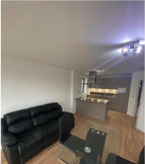3 bedroom flat to rent, Eden Apartments, London