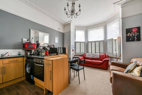3 bedroom flat to rent, Tierney Road, Streatham Hill, London, SW2