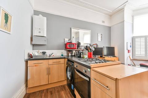 3 bedroom flat to rent, Tierney Road, Streatham Hill, London, SW2
