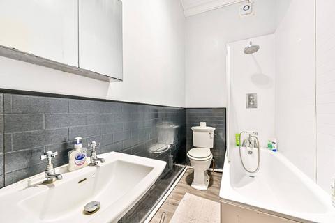 3 bedroom flat to rent, Tierney Road, Streatham Hill, London, SW2