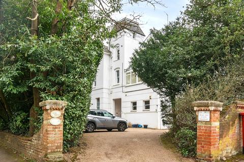 undefined, Portsmouth Road, Esher, KT10