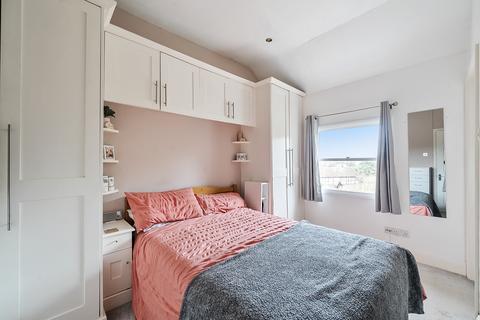 undefined, Portsmouth Road, Esher, KT10