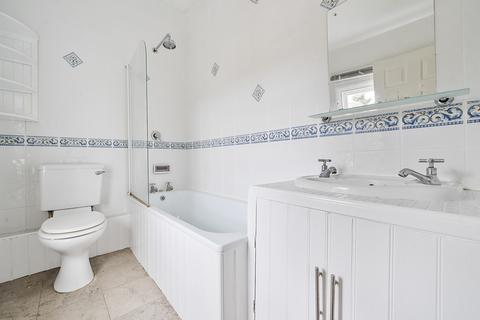 undefined, Portsmouth Road, Esher, KT10