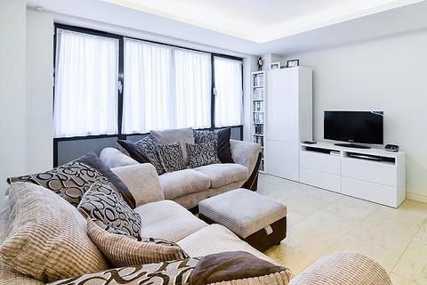 undefined, Leman Street, Aldgate, London, E1