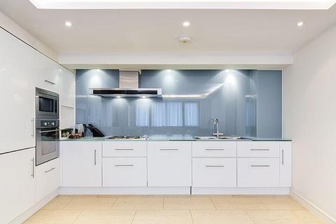 undefined, Leman Street, Aldgate, London, E1