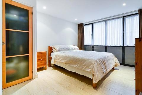 undefined, Leman Street, Aldgate, London, E1