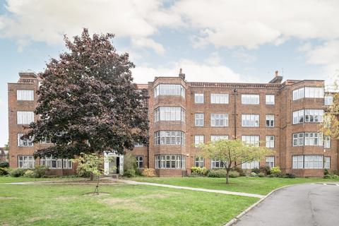 4 bedroom flat for sale, Portsmouth Road, London, SW15