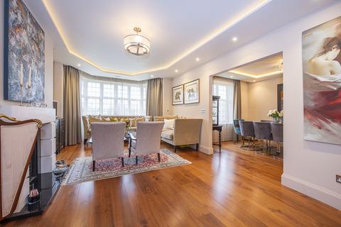 4 bedroom flat for sale, Portsmouth Road, London, SW15