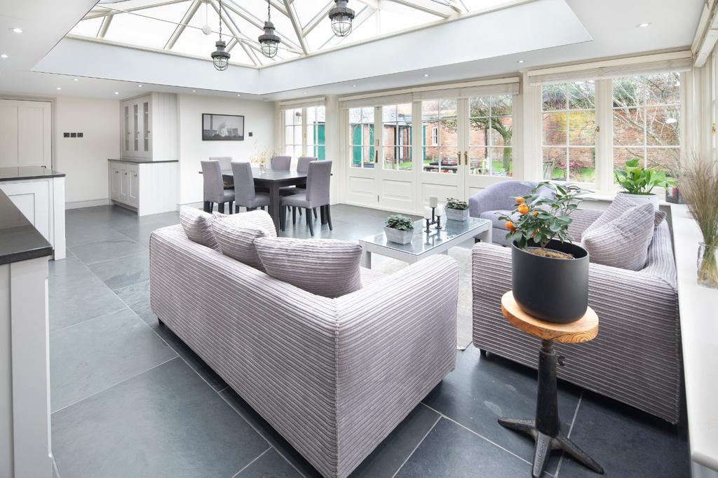 Kitchen/Dining