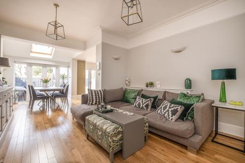 2 bedroom flat for sale, Holroyd Road, London, SW15