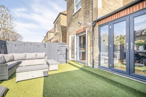 2 bedroom flat for sale, Holroyd Road, London, SW15