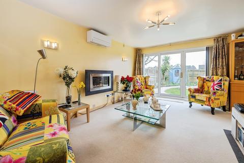 2 bedroom semi-detached bungalow for sale, Hollywell Road, Lincoln