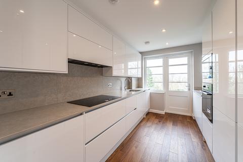 4 bedroom flat for sale, Putney Heath, London, SW15