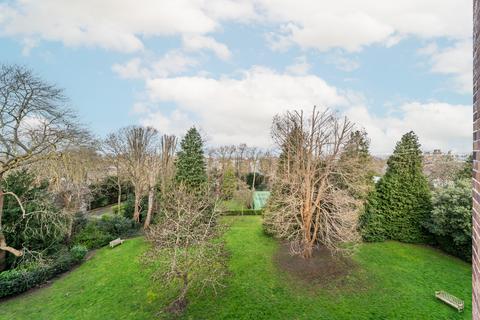 4 bedroom flat for sale, Putney Heath, London, SW15