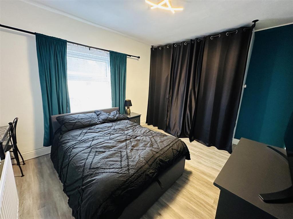 Bedroom One ..jpg