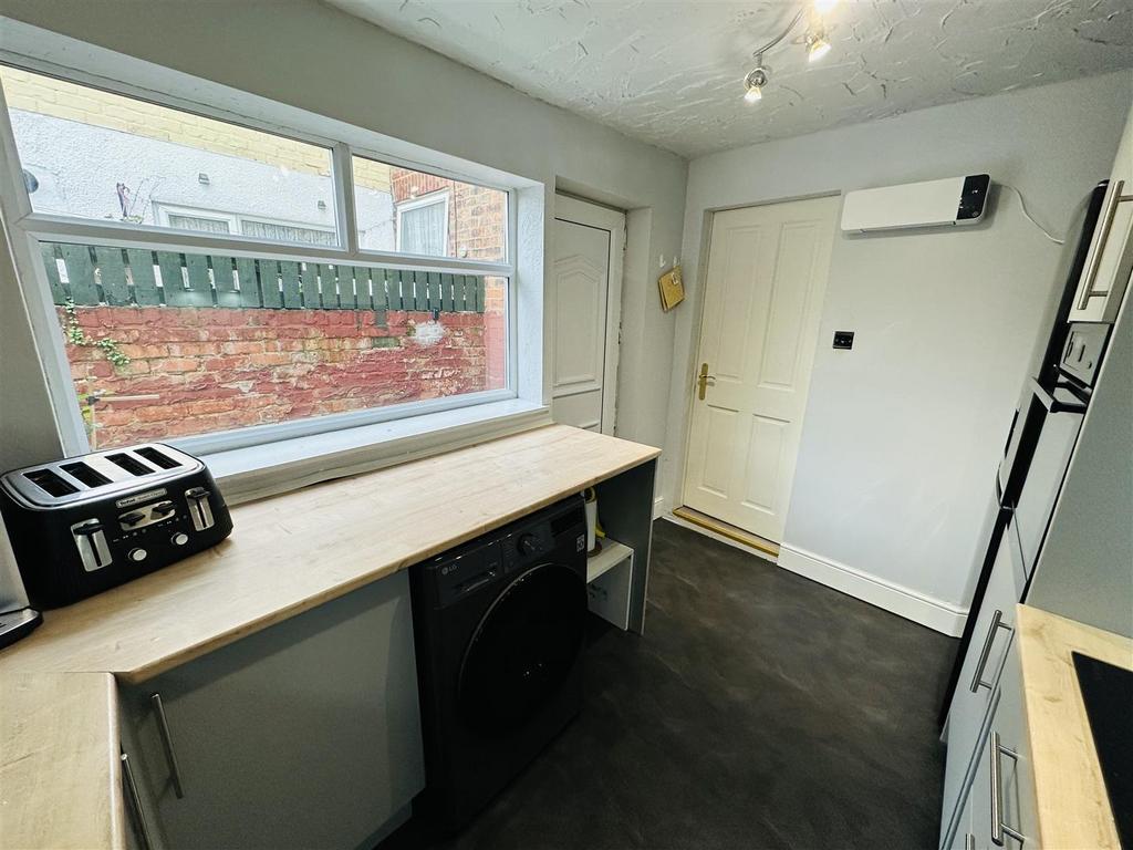 Kitchen xx.jpg