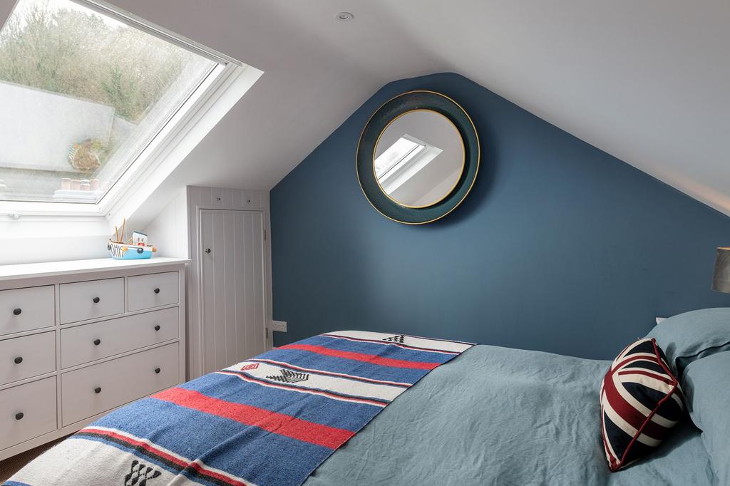 Loft Bedroom, 8 Ferndale, Dartmouth
