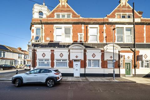 2 bedroom flat to rent, Queens Road, Hampshire PO2
