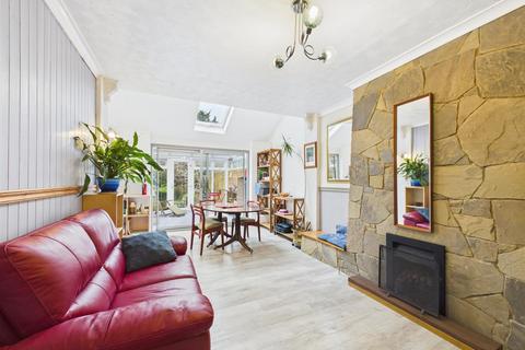 3 bedroom semi-detached house for sale, Tring Road, Aylesbury HP20