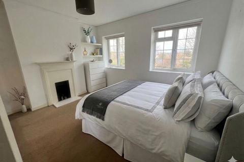 2 bedroom flat to rent, Burnham Court, Brent Street, Hendon NW4
