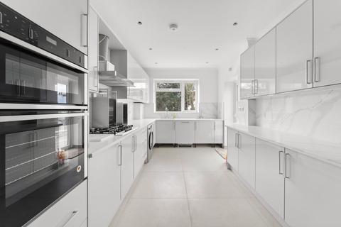 4 bedroom semi-detached house to rent, Great North Way, Hendon, NW4