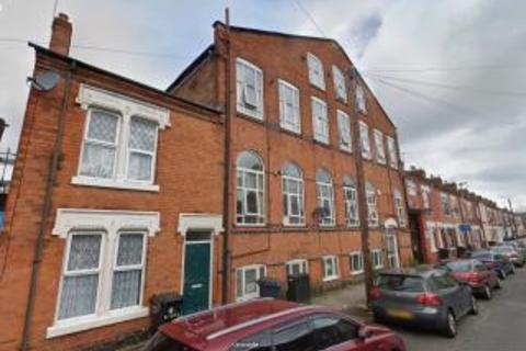 4 bedroom flat to rent, Baggrave Street, Leicester LE5