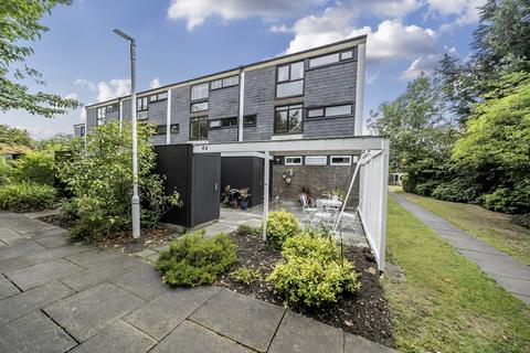 undefined, Edinburgh Gardens, Windsor, SL4