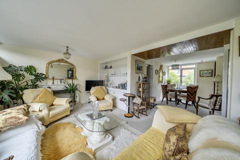 undefined, Edinburgh Gardens, Windsor, SL4