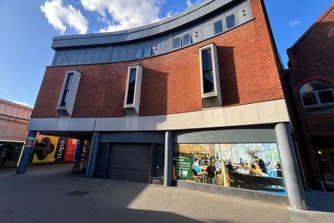 Retail property (high street) to rent, 17-19 Octagon Parade High Wycombe HP11 2HU