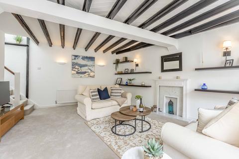 2 bedroom house for sale, Priory Way, Datchet, SL3