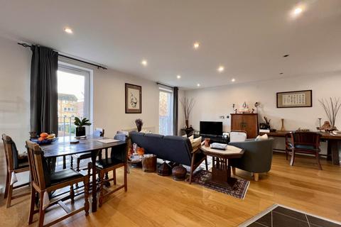 2 bedroom flat for sale, Grantham Road, Manor Park, E12