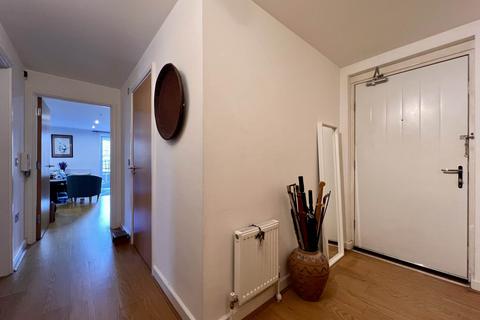 2 bedroom flat for sale, Grantham Road, Manor Park, E12