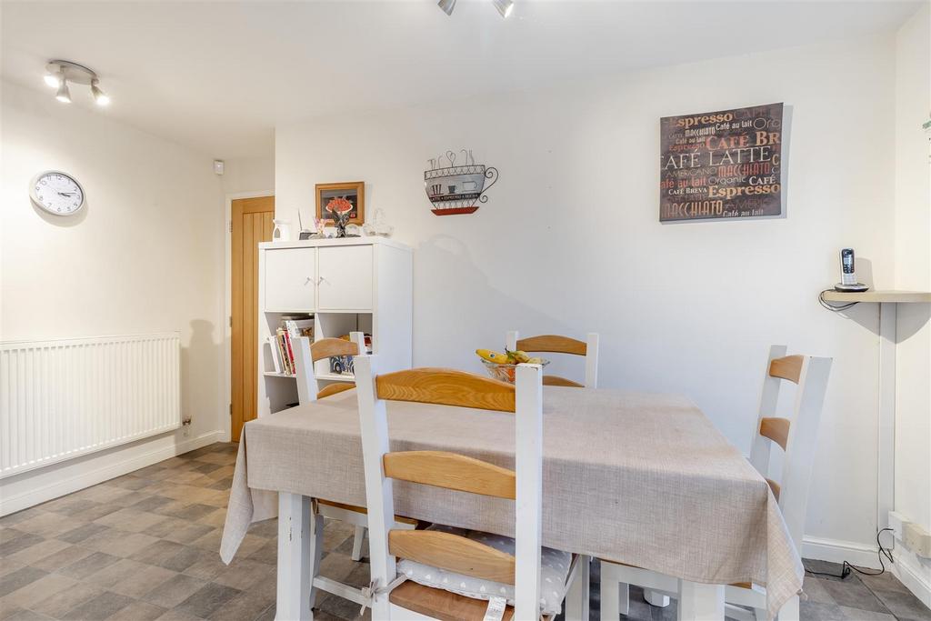 8682145-interior18.jpg