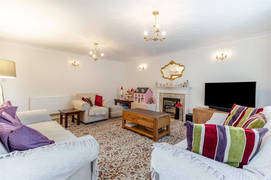 8682145-interior16.jpg