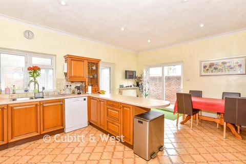 3 bedroom detached house for sale, Main Road, Emsworth PO10