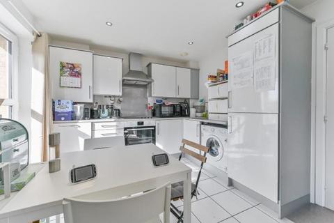 2 bedroom flat for sale, Isis House, 5 Worcester Close, London, SE20