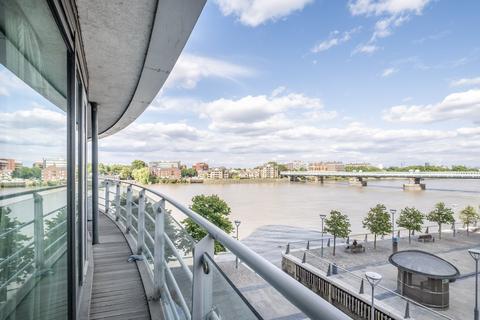 3 bedroom flat for sale, Brewhouse Lane, London, SW15