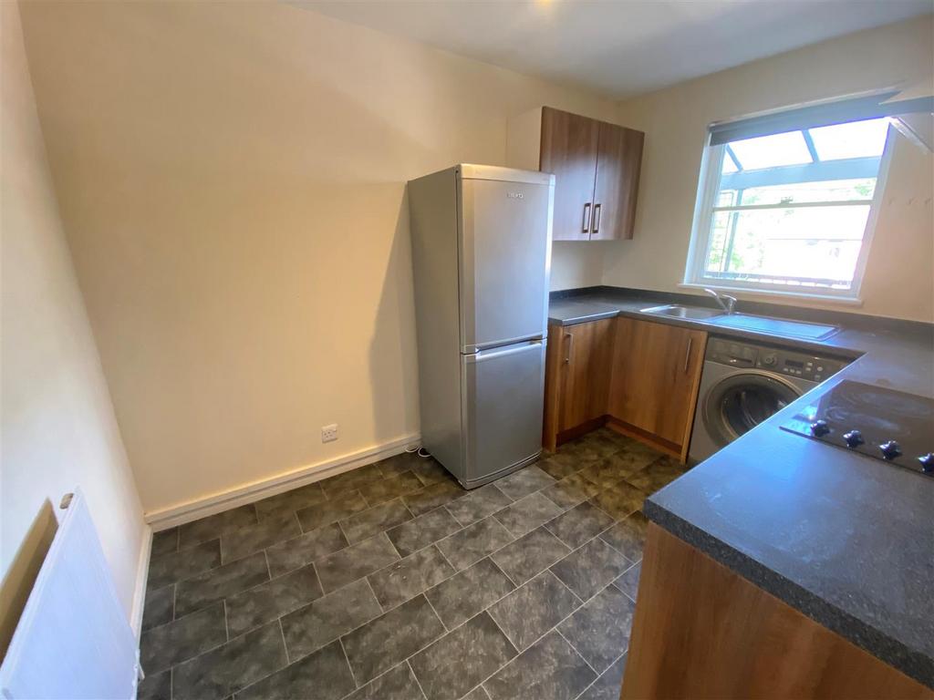 Kitchen pic 2.jpg