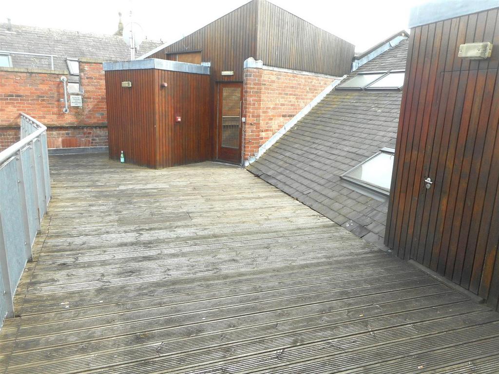 Communal roof terrace