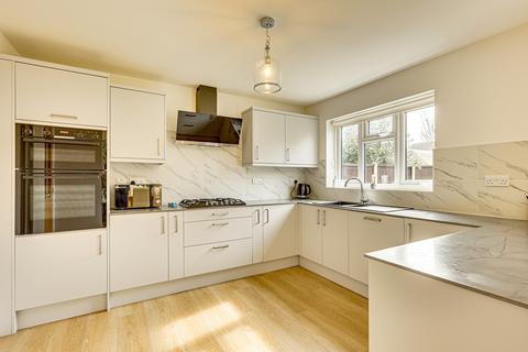 undefined, Raphael Drive, Southend-on-sea, SS3