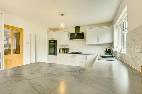 undefined, Raphael Drive, Southend-on-sea, SS3