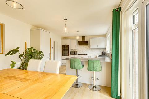 undefined, Raphael Drive, Southend-on-sea, SS3