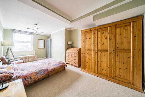 2 bedroom flat for sale, Waverley Road, City Of Portsmouth PO5