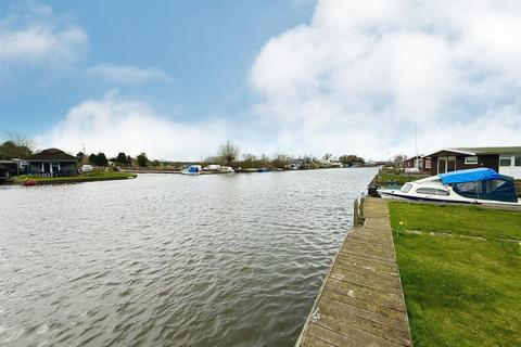 3 bedroom detached bungalow for sale, North West Riverbank, Potter Heigham, NR29