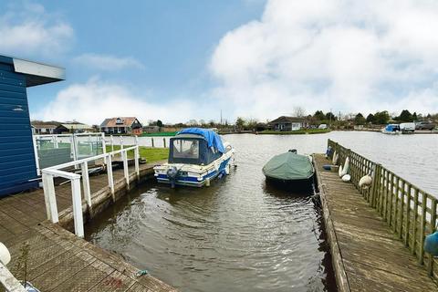 3 bedroom detached bungalow for sale, North West Riverbank, Potter Heigham, NR29