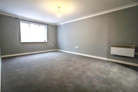 2 bedroom flat to rent, Close to town centre, Aylesbury