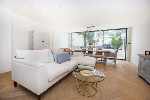 4 bedroom house for sale, Beaufort Close, London, SW15